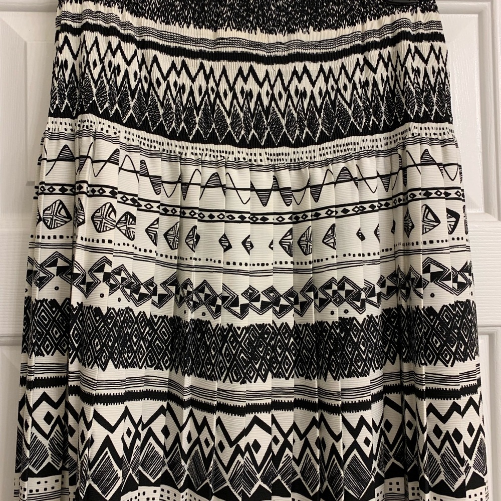 Aztec Pattern Skirt - Picture 3 of 7